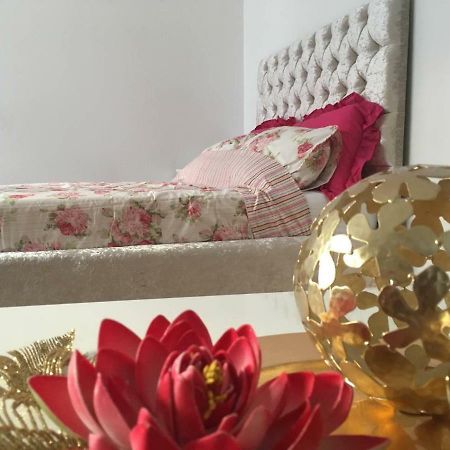 Lux Apartment In Gatwick Кролі Екстер'єр фото