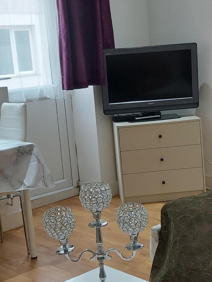 Lux Apartment In Gatwick Кролі Екстер'єр фото