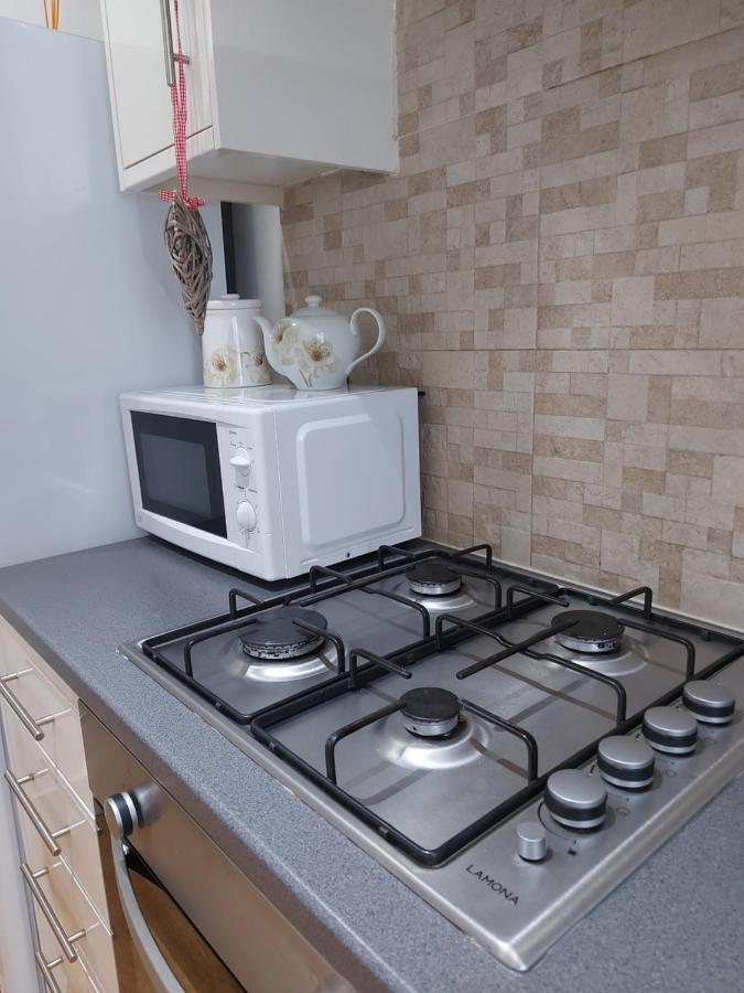 Lux Apartment In Gatwick Кролі Екстер'єр фото