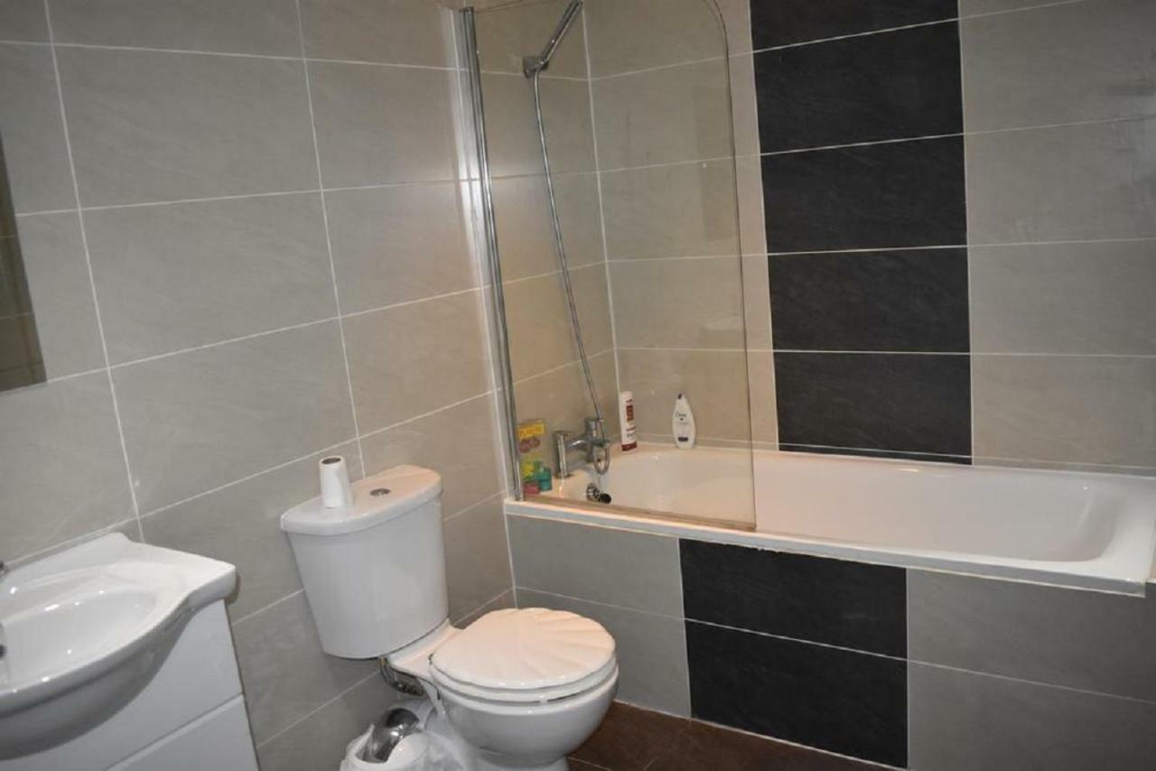 Lux Apartment In Gatwick Кролі Екстер'єр фото